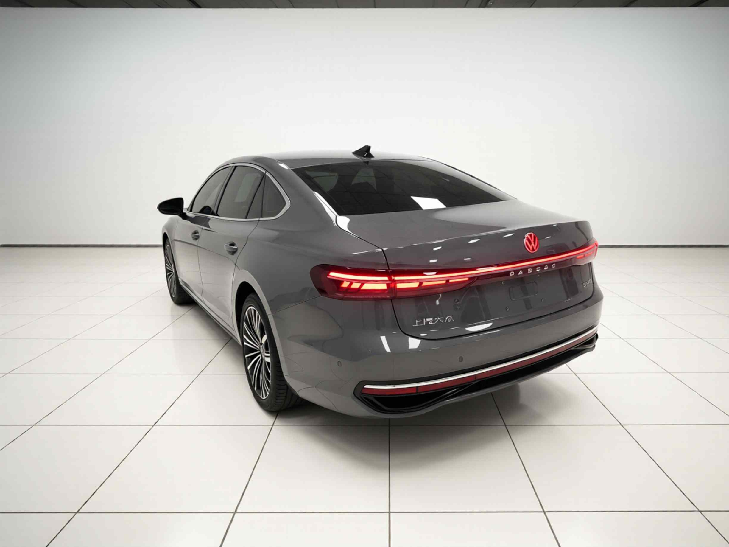 大众 帕萨特 2025款 Pro 380TSI 龙尊版(3)