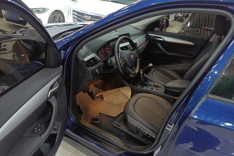 宝马X1 2016款 sDrive18Li 尊享型中控内饰20