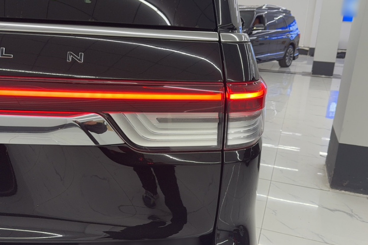 林肯 领航员 2022款 3.5T 总统版车身外观6004