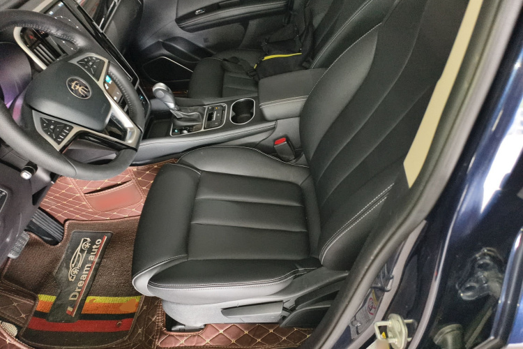 比亚迪 宋MAX 2017款 1.5T 自动智联精英型 7座中控内饰19