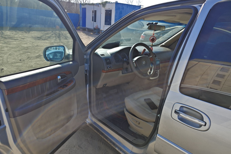 别克GL8 2006款 陆尊 3.0L CT 舒适版中控内饰20