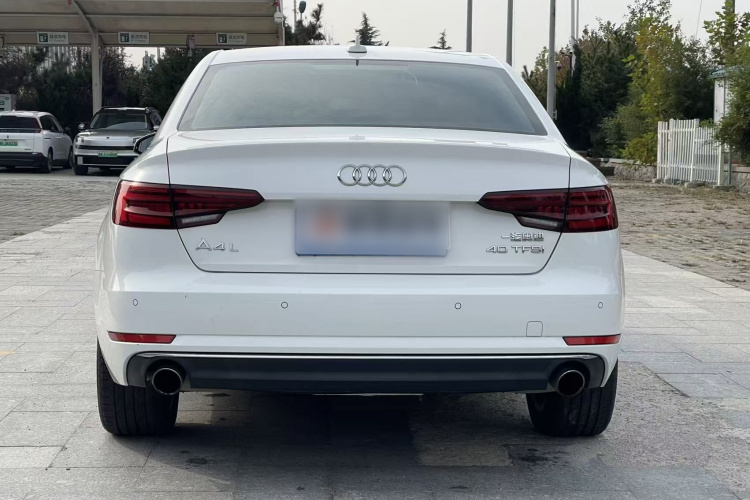 奥迪A4L 2018款 30周年年型 40 TFSI 进取型车身外观6004