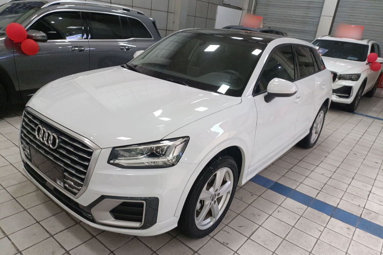 奥迪Q2L 2020款 35 TFSI 时尚致雅型车身外观1