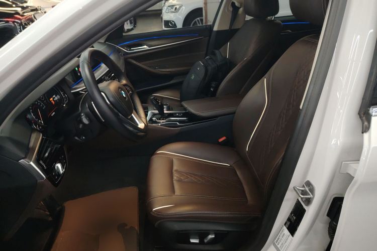 宝马5系 2018款 530Li 领先型 豪华套装局部细节19