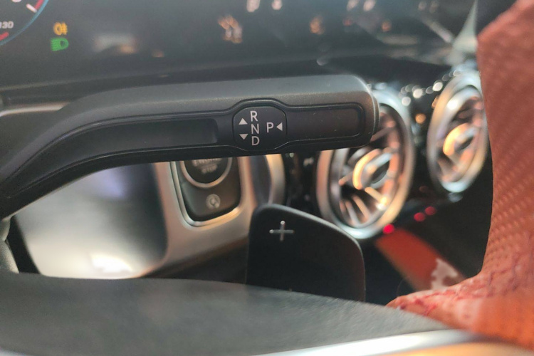 奔驰GLB 2023款 GLB 200 动感型局部细节18