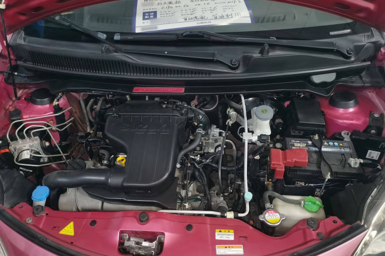 铃木 奥拓 2013款 1.0L 自动豪华型机舱底盘24