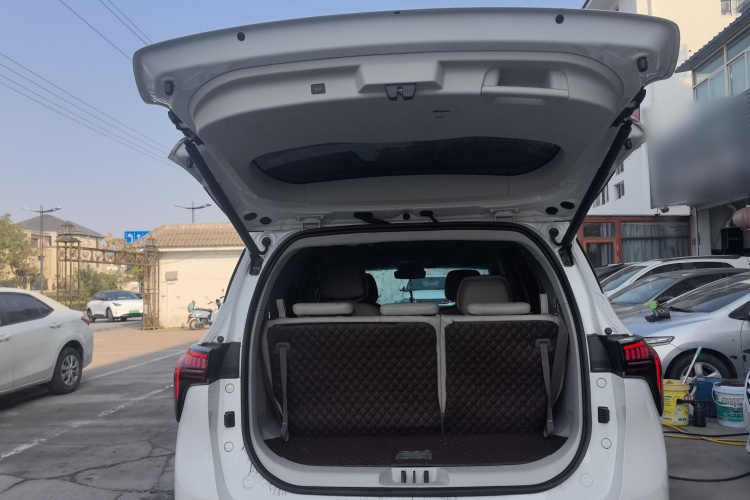 东风风行 风行游艇 2022款 1.5T DCT逐浪版机舱底盘23