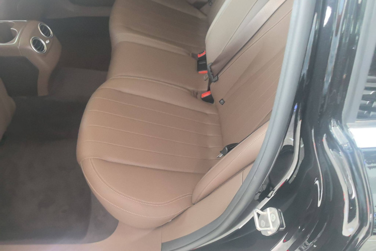 奔驰E级 2020款 改款 E 300 L 时尚型中控内饰7001