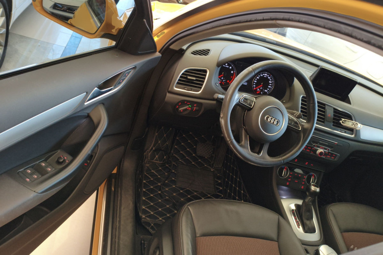 奥迪Q3 2017款 35 TFSI 时尚型中控内饰20