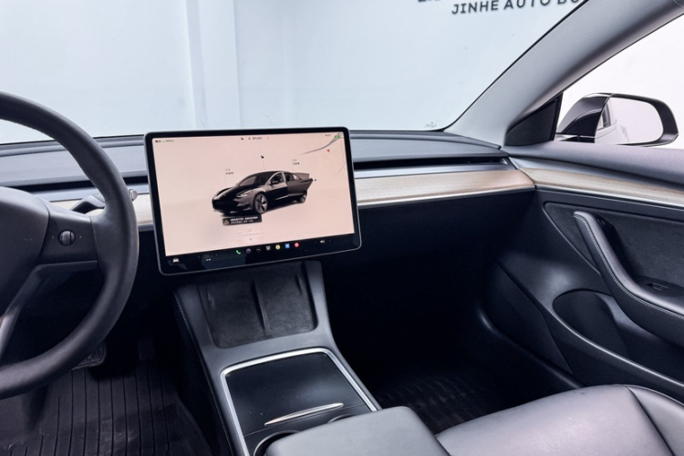 特斯拉 Model 3 2022款 后轮驱动版中控内饰7006