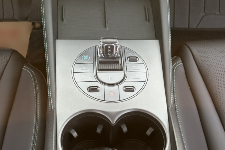 比亚迪 海豹06新能源 2024款 DM-i 120KM尊享型中控内饰7008