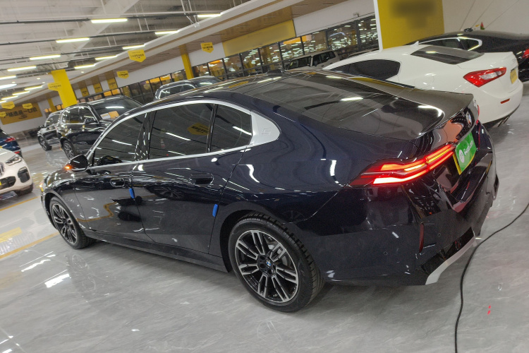 宝马5系 2024款 525Li M运动套装车身外观4