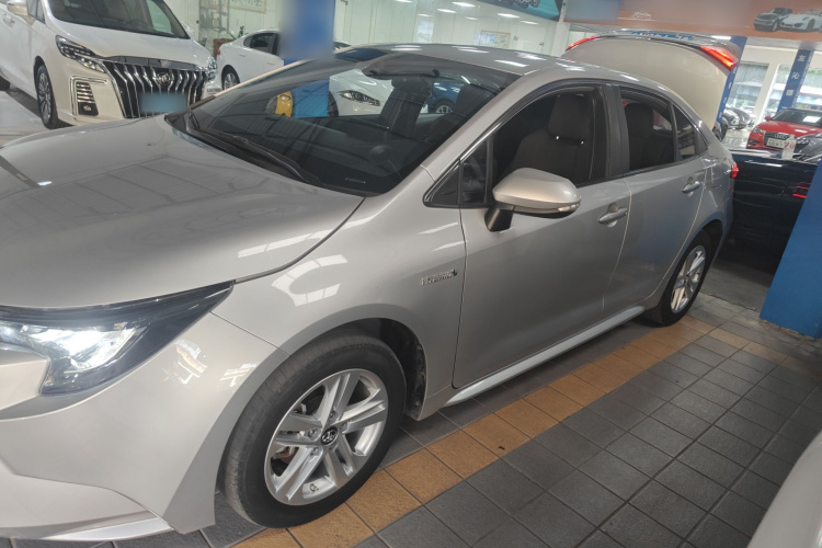 丰田 雷凌 2022款 双擎 1.8H E-CVT领先版车身外观6003