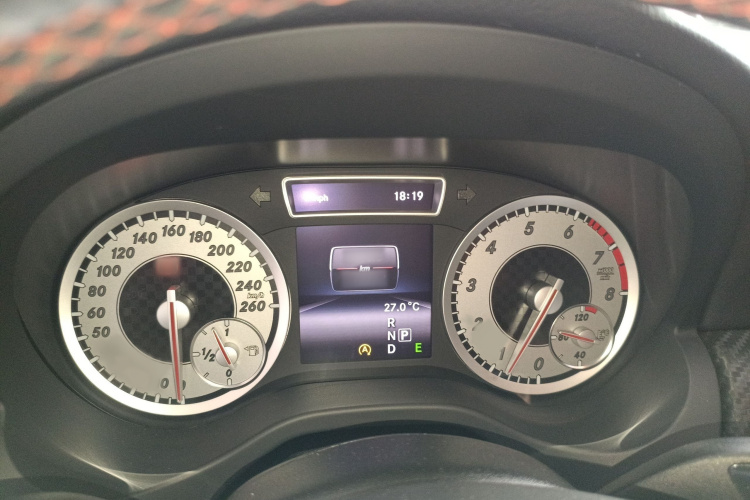 奔驰A级(进口) 2015款 A 200 运动型局部细节14