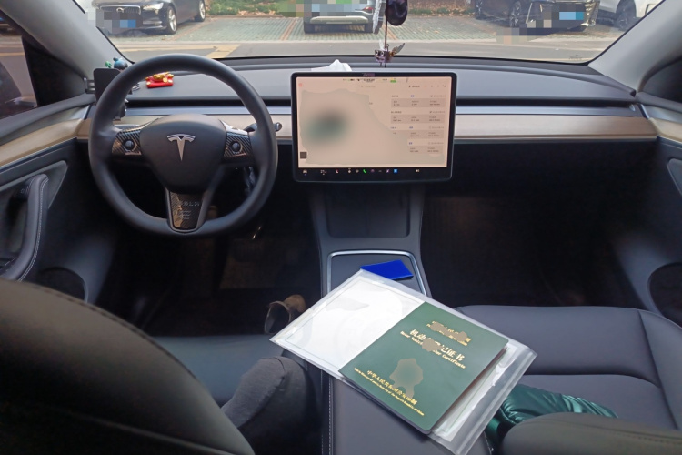 特斯拉 Model Y 2022款 改款 后轮驱动版中控内饰12