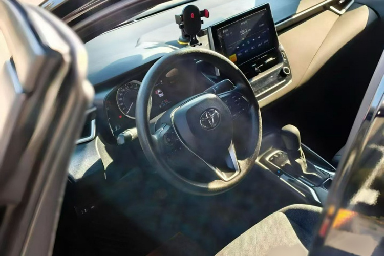 丰田 雷凌 2019款 185T CVT豪华版 国VI中控内饰7003