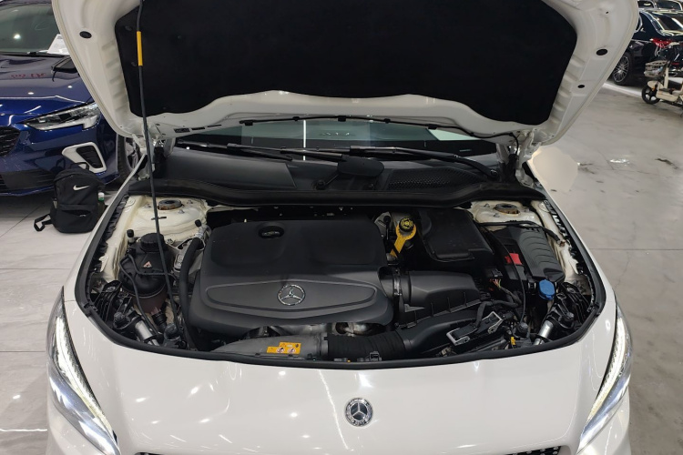 奔驰CLA 2019款 CLA 200 时尚型机舱底盘24