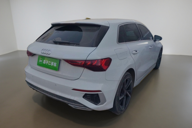 奥迪A3 2022款 Sportback 35 TFSI 时尚运动型车身外观7
