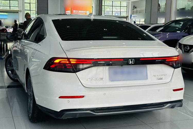 本田 雅阁 2023款 260TURBO 卓越版车身外观6002