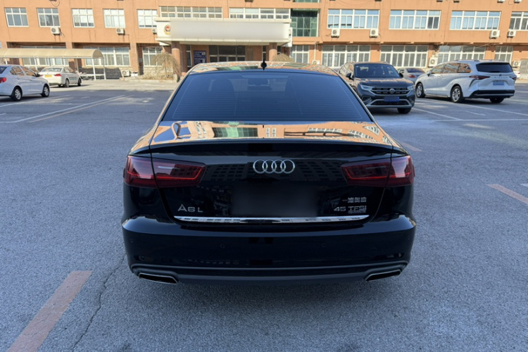 奥迪A6L 2018款 30周年年型 45 TFSI quattro 运动型车身外观6009