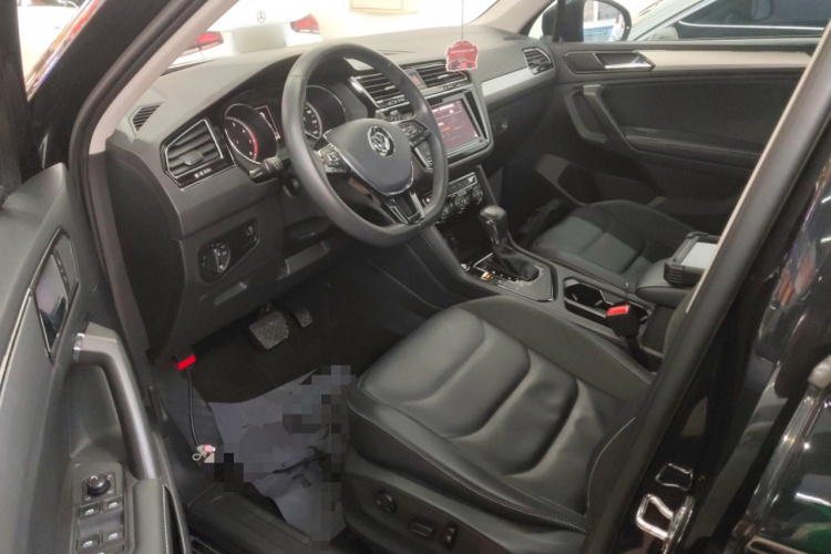 大众 途观L 2018款 改款 330TSI 自动两驱豪华版中控内饰20