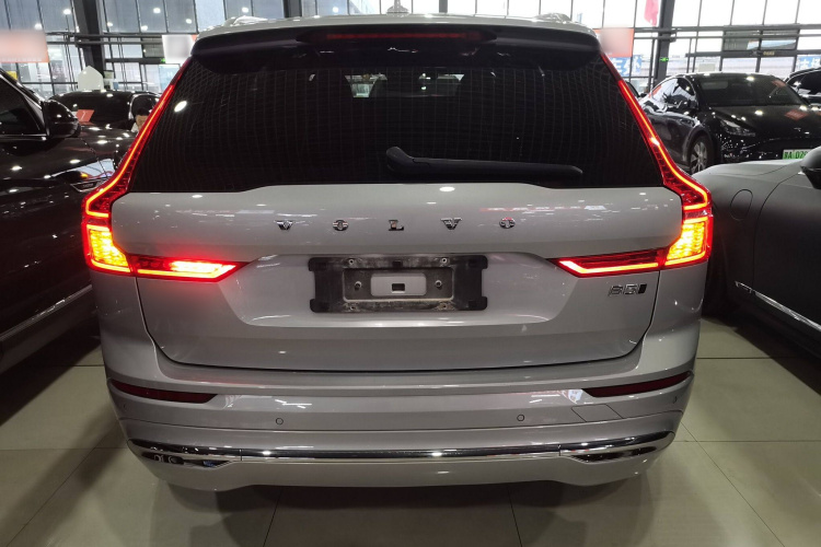 沃尔沃XC60 2023款 B5 四驱智远豪华版车身外观6004