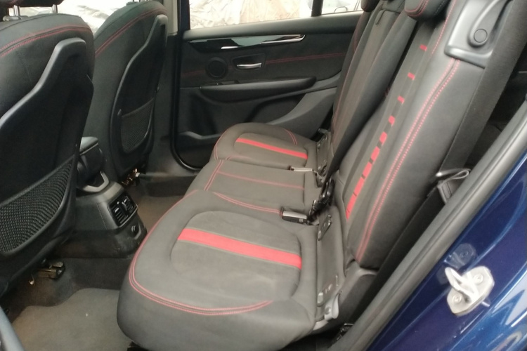 宝马2系多功能旅行车 2015款 218i 运动设计套装中控内饰21