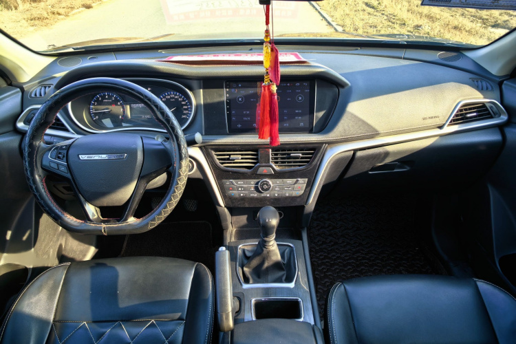 启辰T90 2017款 2.0L 手动辰尚版中控内饰7003