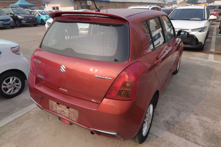 铃木 雨燕 2014款 1.3L 手动标准型车身外观7