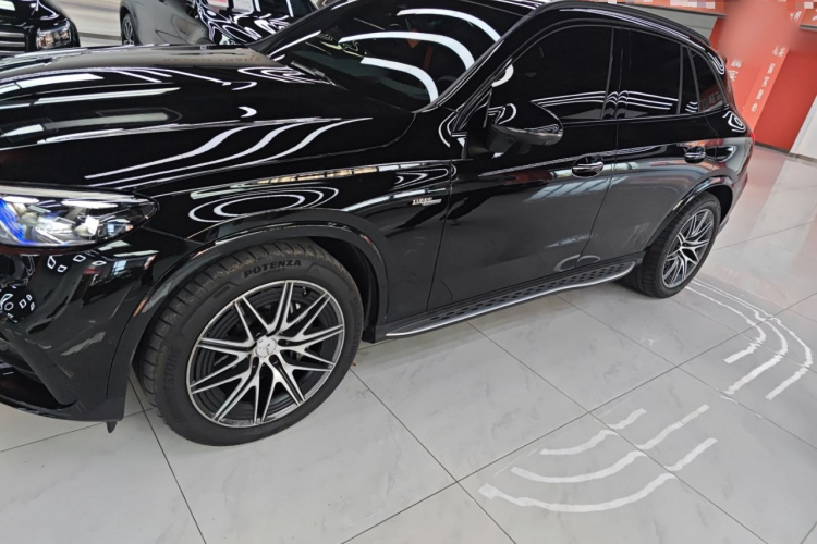 奔驰GLC AMG 2024款 AMG GLC 43 4MATIC车身外观4