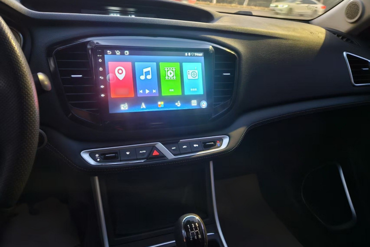 吉利汽车 远景X6 2018款 1.8L 手动4G互联尊贵型局部细节16