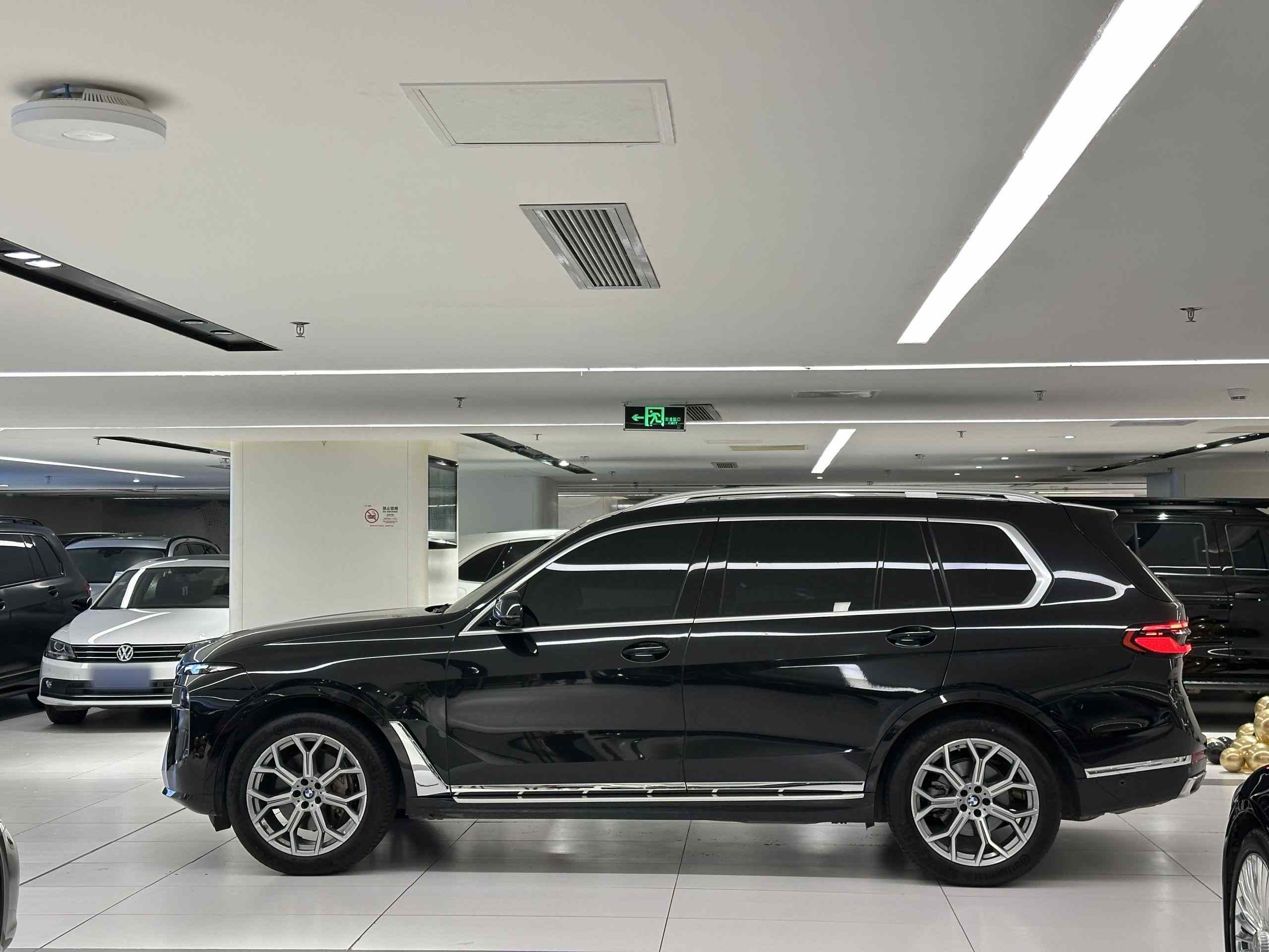 宝马X7 2024款 xDrive40i 领先型豪华套装(3)