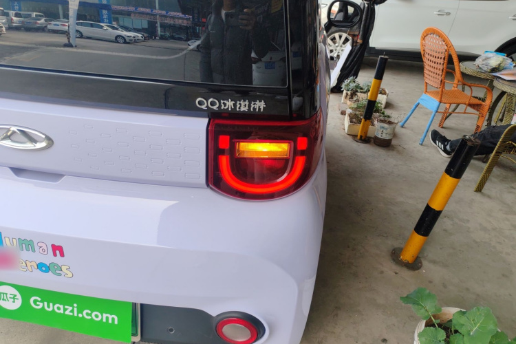 奇瑞 QQ冰淇淋 2022款 170km 圣代 磷酸铁锂车身外观9