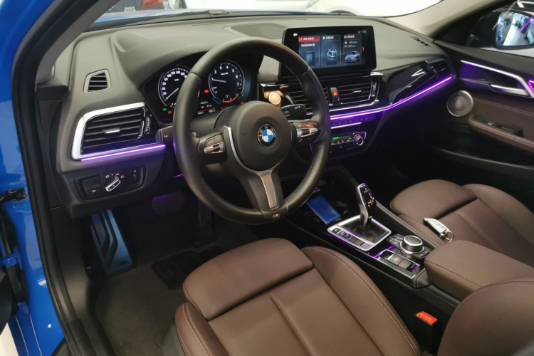 宝马1系 2021款 改款 120i M运动曜夜版中控内饰12