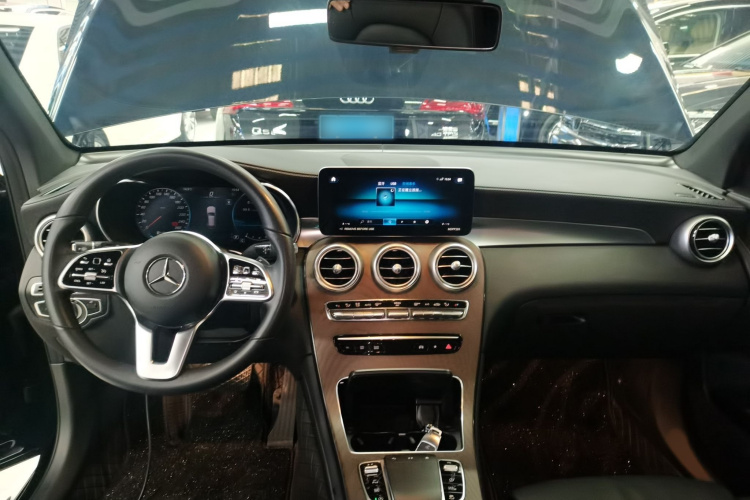 奔驰GLC 2022款 改款 GLC 300 L 4MATIC 动感型中控内饰7002