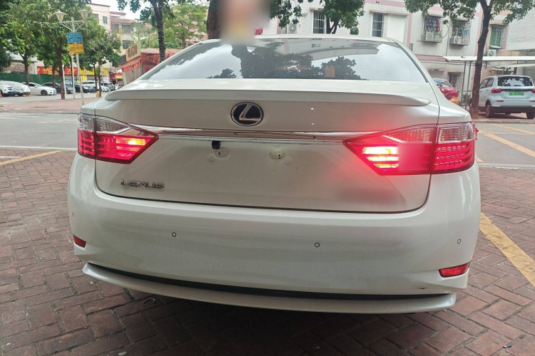 雷克萨斯ES 2013款 300h 精英版车身外观6004