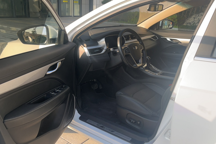 吉利汽车 帝豪 2018款 1.5L CVT尊贵型中控内饰7001