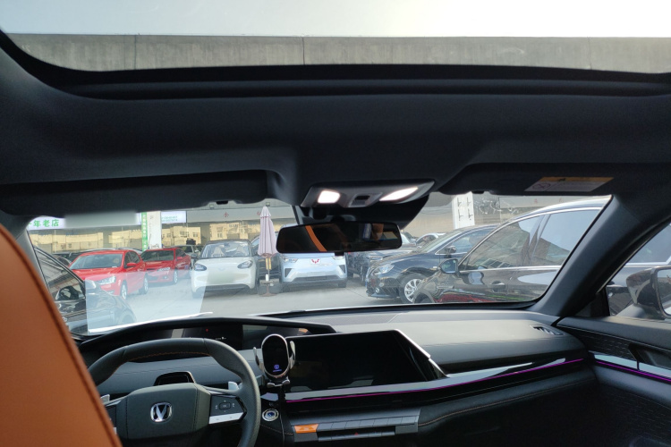 长安UNI-V 2024款 1.5T 尊贵运动型局部细节22