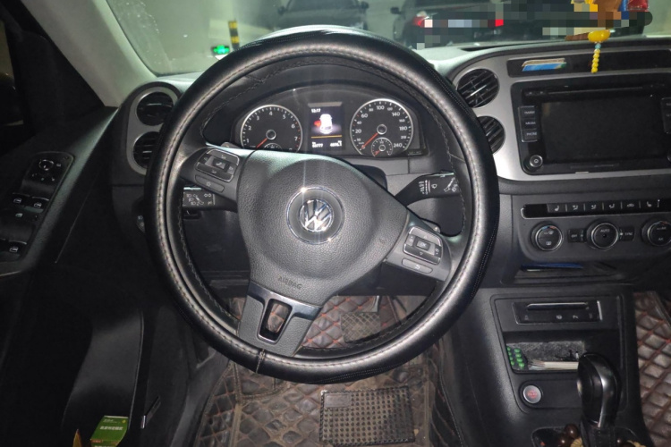 大众 途观 2015款 2.0TSI 自动四驱旗舰版中控内饰13