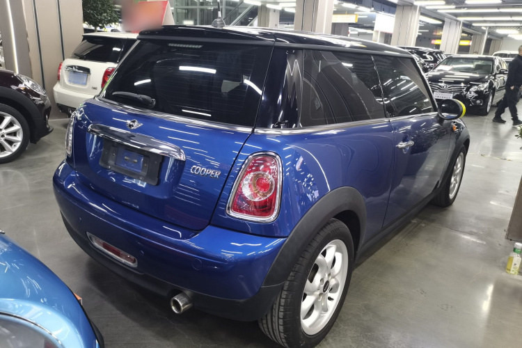 MINI 2012款 1.6L COOPER Baker Street车身外观7