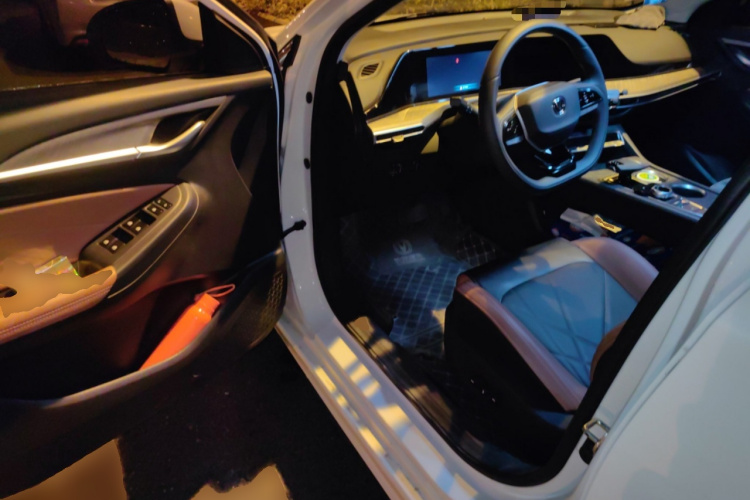 长安 逸动 2022款 PLUS 蓝鲸NE 1.4T GDI DCT旗舰版中控内饰20