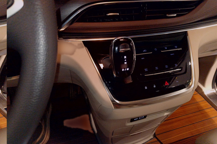 别克GL8 2023款 陆上公务舱 智享型局部细节18