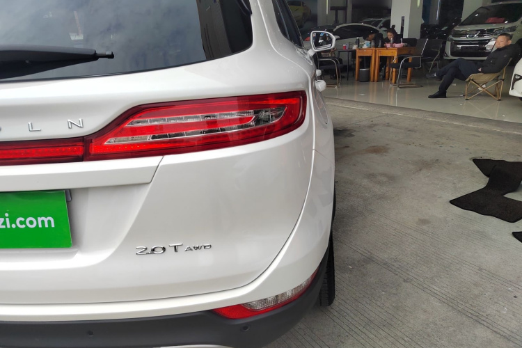 林肯MKC 2017款 2.0T 四驱尊雅版车身外观9