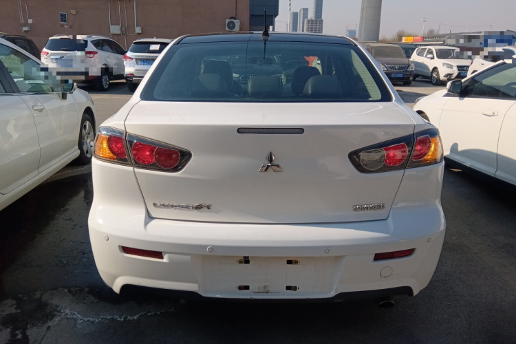 三菱 翼神 2016款 1.8L CVT黑白复刻版车身外观6