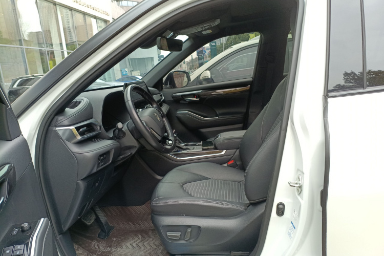 丰田 皇冠陆放 2021款 2.5L HEV四驱尊贵版中控内饰19