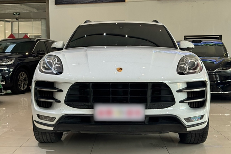 保时捷 2016款 Macan Turbo 3.6T车身外观6002