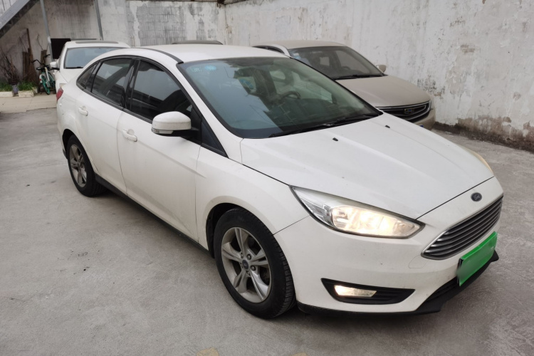 福特 福克斯 2017款 三厢 1.6L 手动舒适型智行版车身外观6002