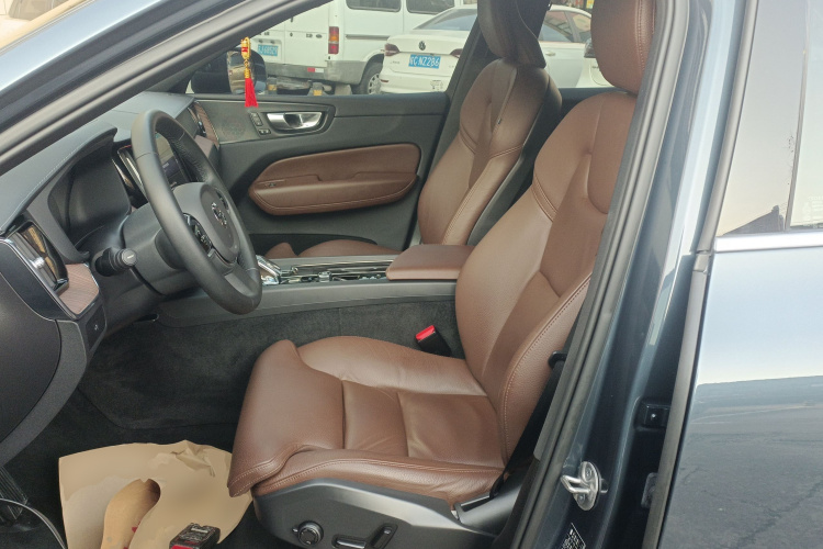 沃尔沃XC60 2023款 B5 四驱智远豪华版中控内饰19