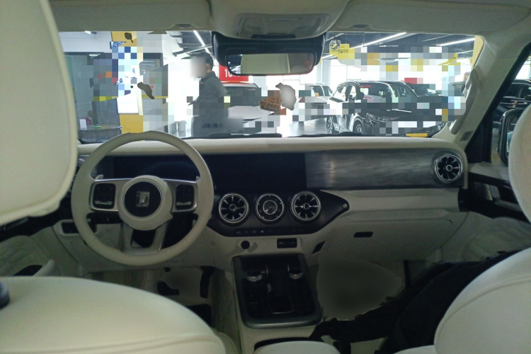 坦克300 2024款 2.0T 穿越者中控内饰12