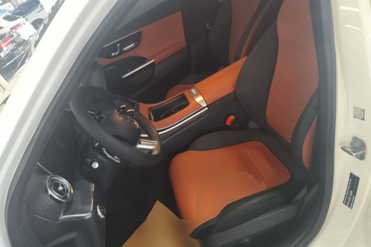 奔驰C级 2024款 改款 C 260 L 运动版中控内饰19